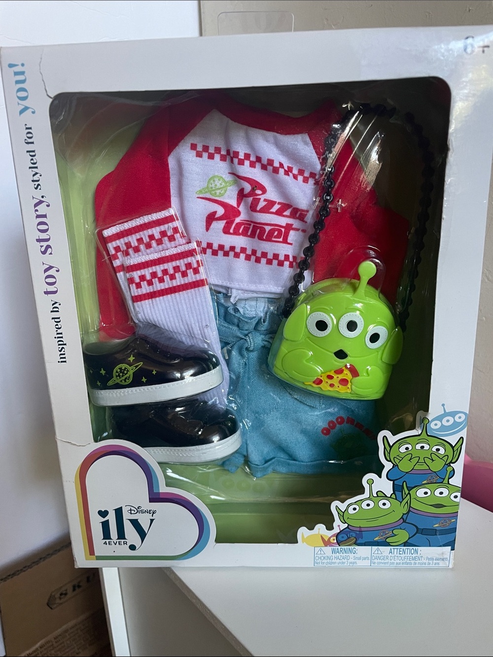 New in box Disney Ily Pizza Planet Alien Outfit Set - Red, White & Green